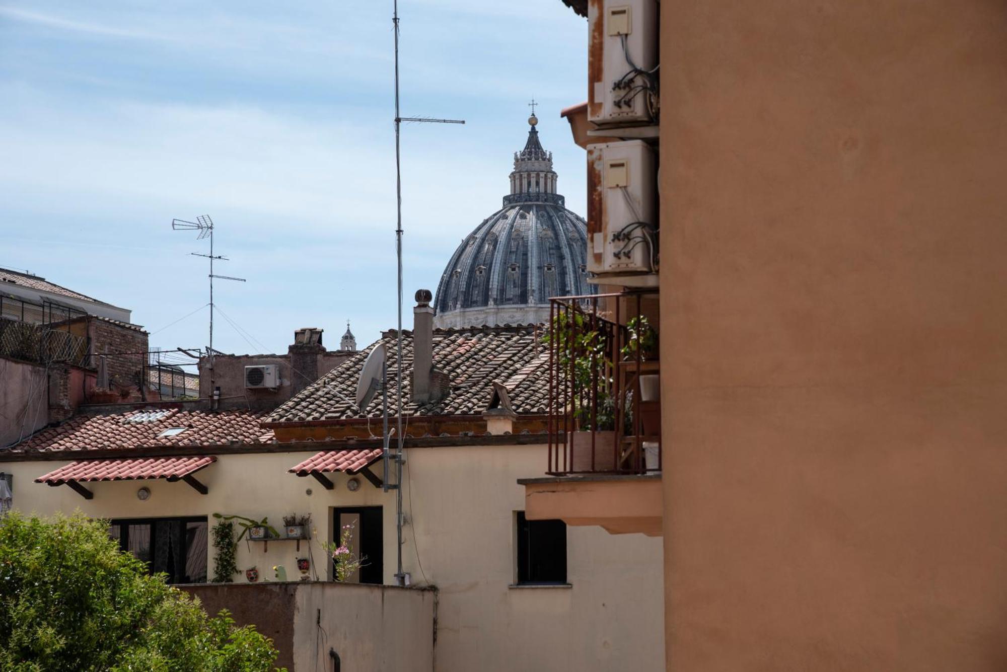 Vatican Boutique Apartment With St Peters Dome View Рим Экстерьер фото