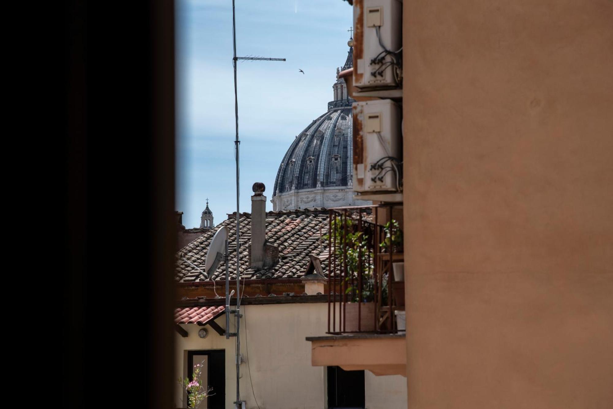 Vatican Boutique Apartment With St Peters Dome View Рим Экстерьер фото